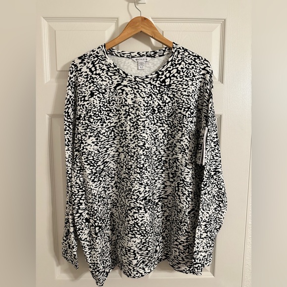Tops - NWT Athleta Balance Printed Pullover